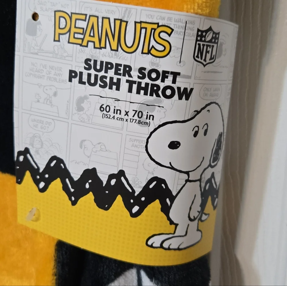 NFL Pittsburgh Steelers Peanut Plush Throw Blanket Snoopy & Charlie Brown